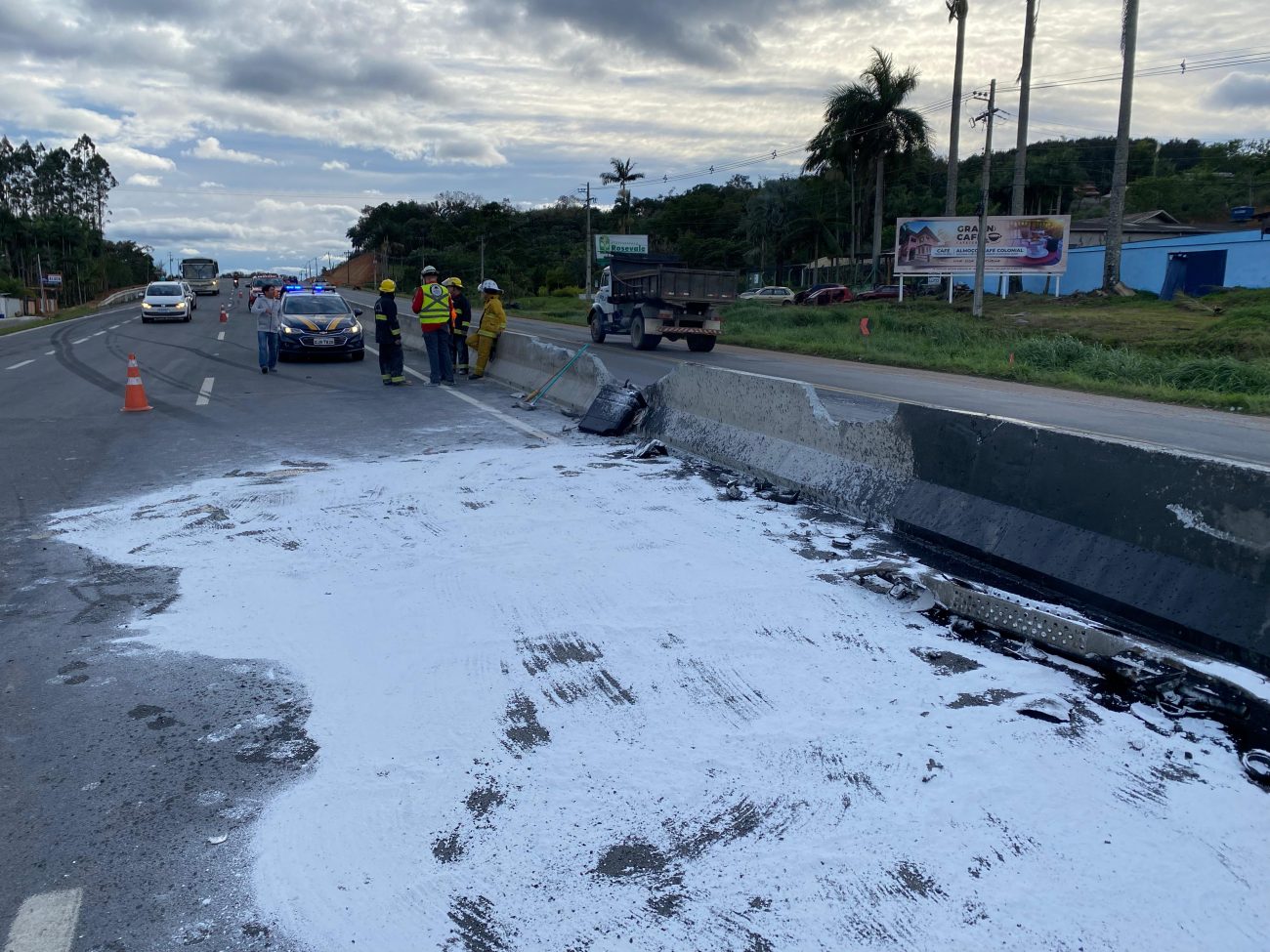 vc repórter: motoristas modificam caminhões e PF faz alerta