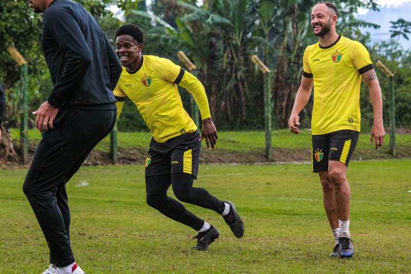 Em clima descontraído, Brusque inicia preparação para mais um jogo da Série C 