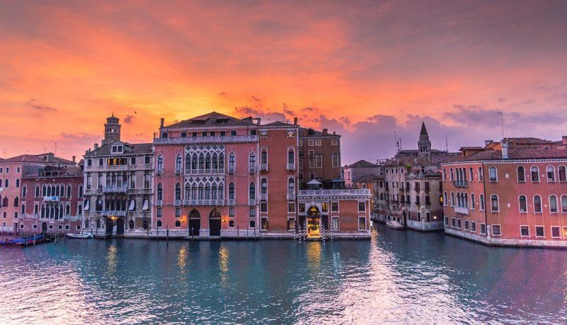 A cidade de Veneza, na Itália, é muito procurada por turistas 