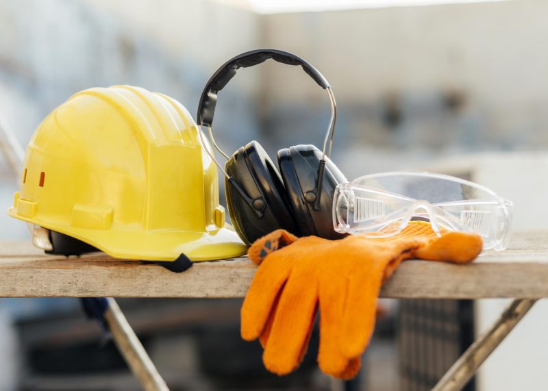 The use of personal protective equipment is necessary to ensure the health of workers in the workplace.  Photo: Freepik/Reproduction/ND.