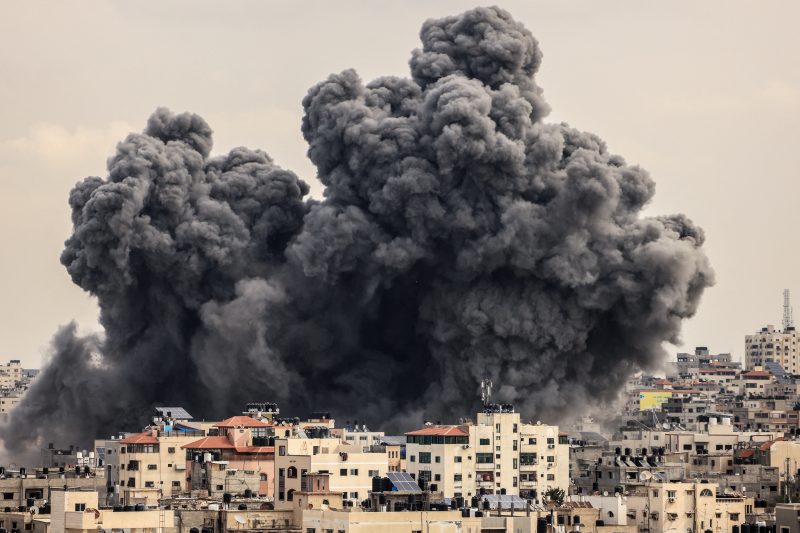 A cloud of smoke in the Gaza Strip after an Israeli attack – Photo: Mahmoud Hams/AFP/ND 