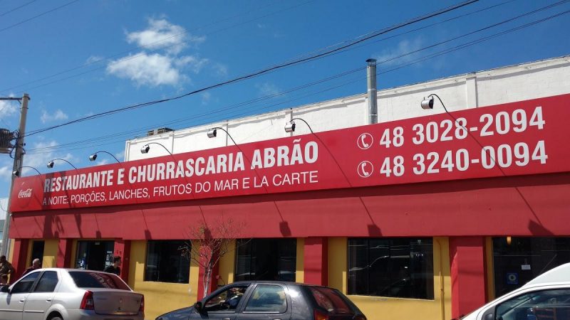 Dono de churrascaria foi morto enquanto chegava do trabalho. Empresa fica localizada no mesmo bairro em que o crime ocorreu