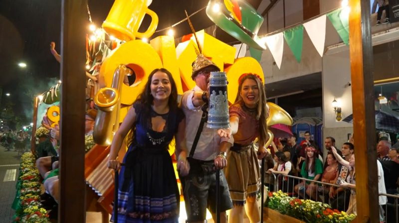 38&ordf; Oktoberfest teve seu primeiro desfile nesta quarta-feira (11) – Foto: DIVULGA&Ccedil;&Atilde;O/PREFEITURA DE BLUMENAU/ND