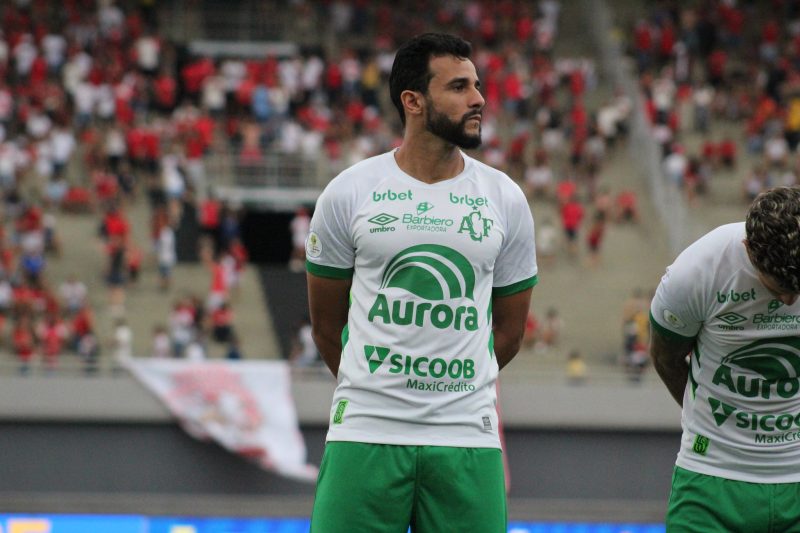 Chapecoense tem problemas com centroavantes, como Henrique Dourado
