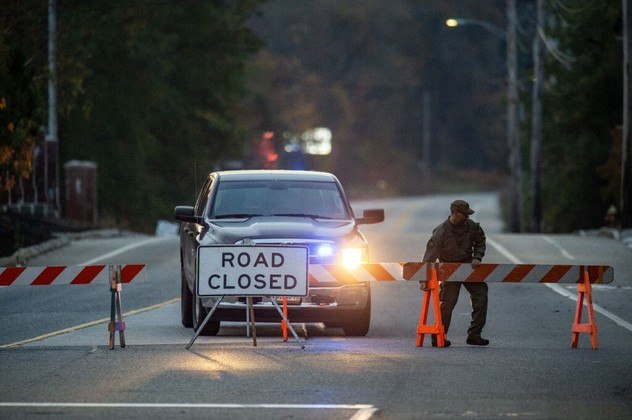 The police operation to capture the shooter closed streets and highways in four cities: Lewiston, Bowdoin, Auburn and Lisbon - Joseph Prezioso/AFP