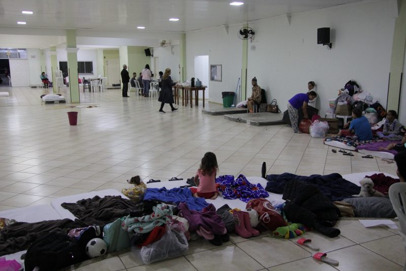 Abrigo do bairro Cordeiros com lota&ccedil;&atilde;o m&aacute;xima – Foto: Reprodu&ccedil;&atilde;o/Prefeitura de Itaja&iacute;