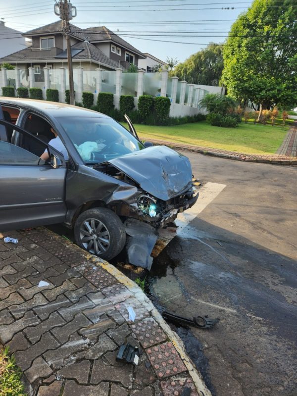 Acidente acotenceu na manh&atilde; de domingo e deixou homem ferido – Foto: Reprodu&ccedil;&atilde;o/ND