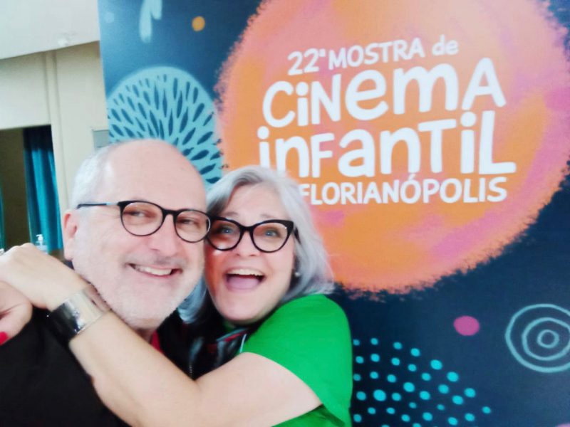 Ana L&uacute;cia Fernandez e o companheiro na edi&ccedil;&atilde;o 2023 da Mostra de Cinema Infantil – Foto: Ana L&uacute;cia Fernandez/Acervo Pessoal/Reprodu&ccedil;&atilde;o/ND