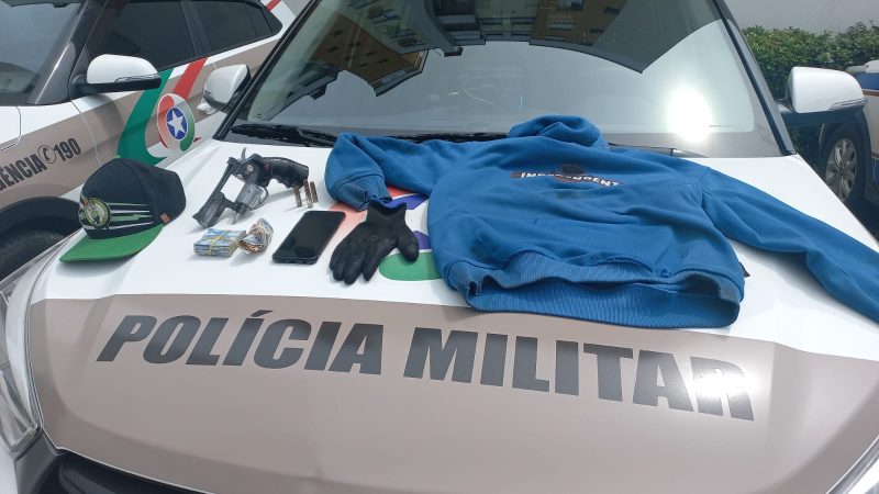Itens roubados foram recuperados pela PM. – Foto: Pol&iacute;cia Militar/Divulga&ccedil;&atilde;o/ND