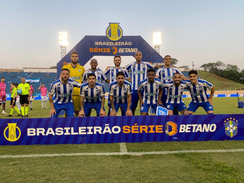 Ava&iacute; “acha” um ponto diante do Londrina. – Foto: Andr&eacute; Palma Ribeiro/Ava&iacute; FC