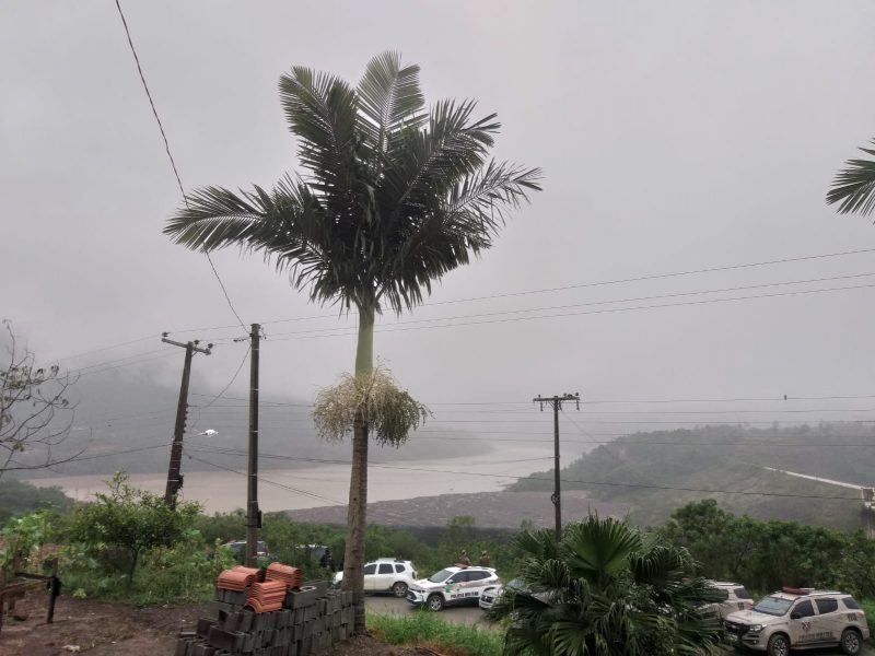 Polícia consegue acesso à barragem de José Boiteux e indígenas entram em conflito