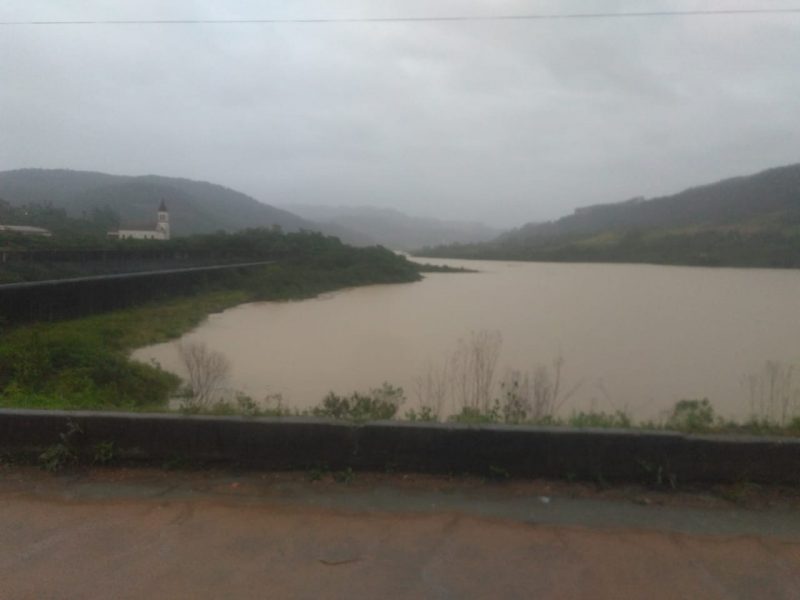 Imagens da barragem de Jos&eacute; Boiteux na manh&atilde; desta quinta-feira (12) – Foto: Jailson Klock/Prefeitura de Jos&eacute; Boiteux/Divulga&ccedil;&atilde;o/ND