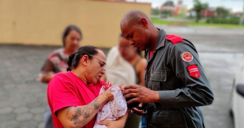Firefighters managed to maneuver and free the child – Photo: CBMSC/Reproduction/ND