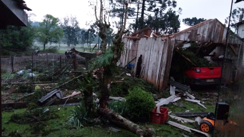 Registros em Canoinhas mostram o estrago causado pelas chuvas nas &uacute;ltimas horas – Foto: Prefeitura de Canoinhas/Divulga&ccedil;&atilde;o