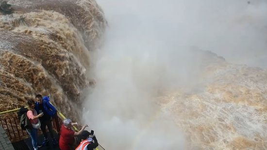 VÍDEO Passarela das Cataratas do Iguaçu é reaberta