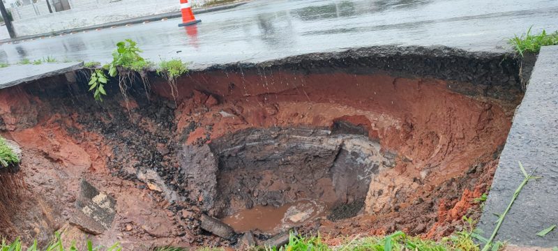 Cratera abriu em virtude das fortes chuvas. – Foto: Prefeitura de I&ccedil;ara/Divulga&ccedil;&atilde;o/ND
