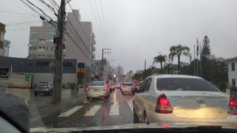 Manh&atilde; de quarta chuvosa em Florian&oacute;polis – Foto: Jorge Jr./Divulga&ccedil;&atilde;o/ND