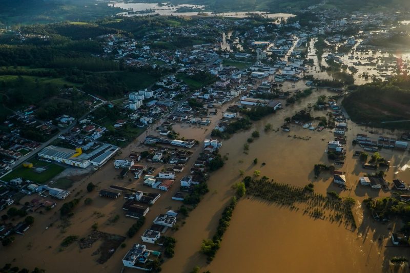 Rio do Sul, no Alto Vale, &eacute; uma das cidades mais afetadas – Foto: Marco Favero /DIVULGA&Ccedil;&Atilde;O/SECOM/