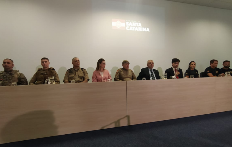 Coletiva de imprensa com representantes das forças de segurança falou sobre a morte do empresário dono da churrascaria Abrão, morto com 7 tiros