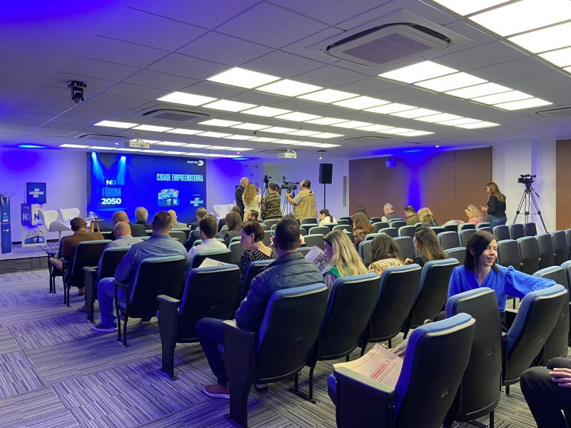 Super 17 debate desburocratização e políticas públicas para empreendedores em SC