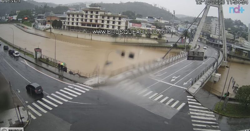 veja o avanço dos níveis dos rios em Itajaí e Brusque
