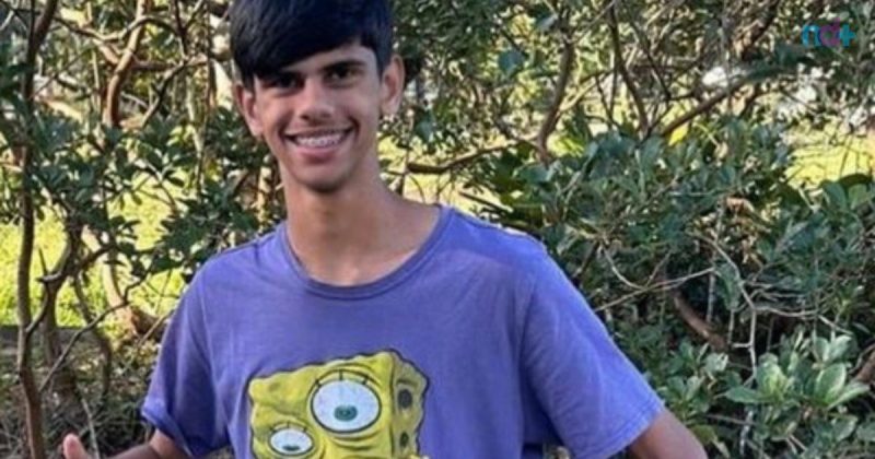 The photo shows Vitor, a teenager with black hair who disappeared after diving into the Itapema Sea.