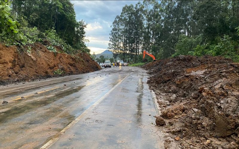 Rodovias estaduais são as que contam com maior número de bloqueios na noite de sábado (7) - Foto: PRF/Divulgação/ND