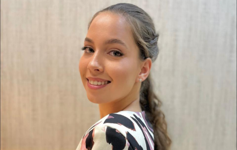 Júlia teve duas paradas cardíacas após a cirurgia de silicone nos seios e morreu