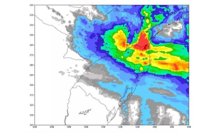 Previsão da Defesa Civil aponta alto risco de inundações e deslizamentos em Santa Catarina por chuva