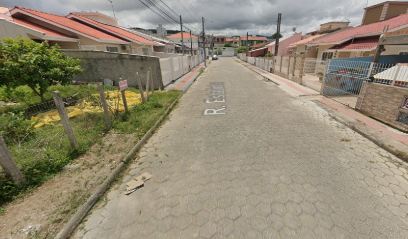 Crime aconteceu na rua Estalinho, no bairro Forquilha, em S&atilde;o Jos&eacute; – Foto: Google Maps/Divulga&ccedil;&atilde;o/ND