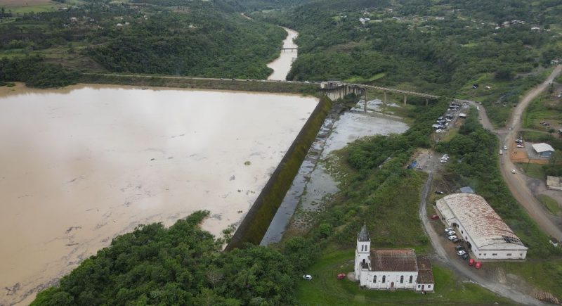 Defesa Civil de Santa Catarina comunicou que a barragem de José Boiteux poderá verter pela primeira vez na história &#8211; Foto: Defesa Civil de Ibirama/Reprodução ND