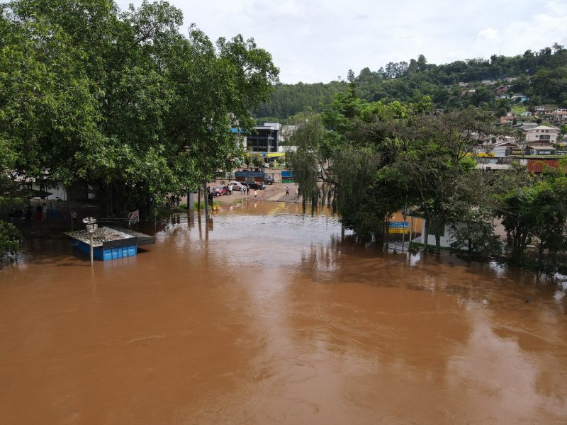 Conforme o Corpo de Bombeiros Militar, o nível do Rio Uruguai subiu para 12,11 m.