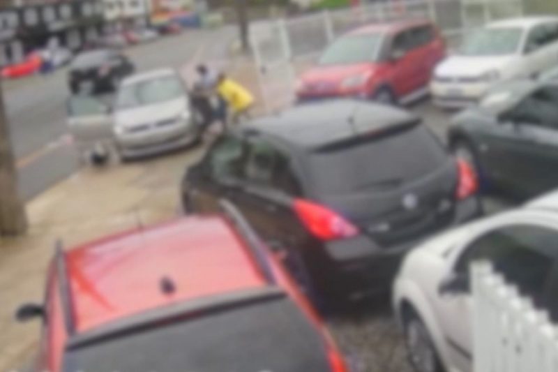 Carro foi roubado no bairro Floresta 