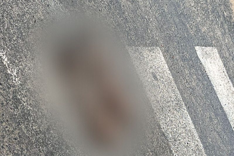 Braços estavam sujos de barro 