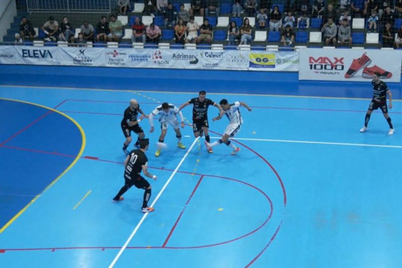 São Francisco Futsal e Blumenau se enfrentaram na noite de terça-feira (3)