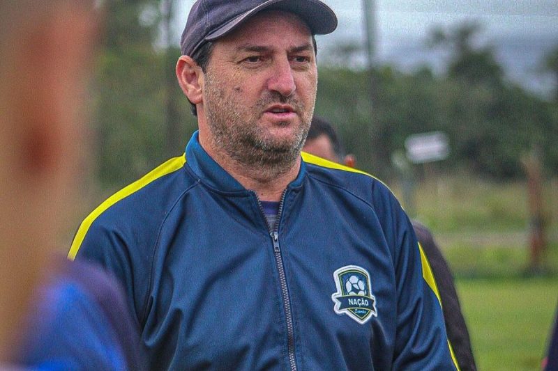 Técnico Rodrigo Cascca foi demitido após goleada do Marcílio Dias para cima do Nação