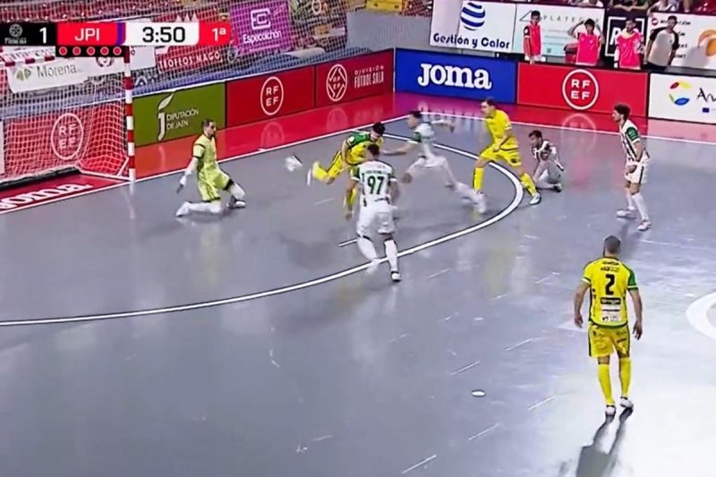 Time do goleiro Dudu marcou golaço do ano na primeira divisão do futsal espanhol