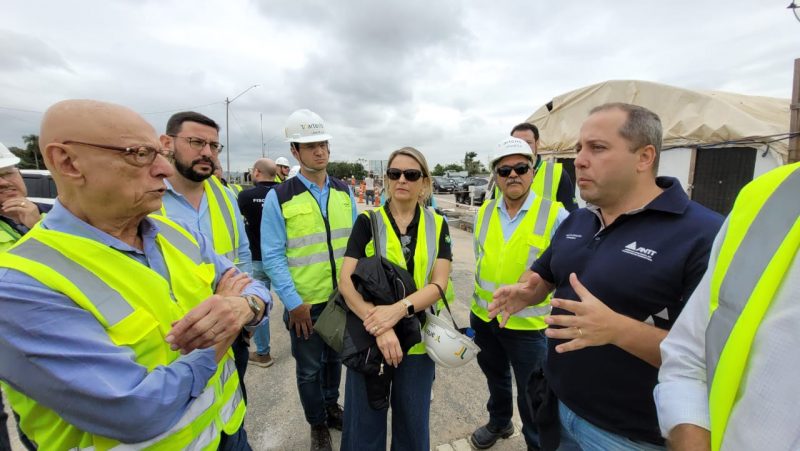 Comitiva para vistoriar as obras do Contorno Viário