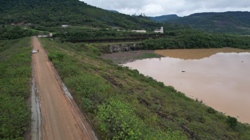 Estrutura é a maior barragem para contenção de cheias em Santa Catarina e fechamento ocorre após reunião com as comunidades indígenas - Foto: Rafael Dell Antonia/Rio do Sul do Alto/Divulgação ND
