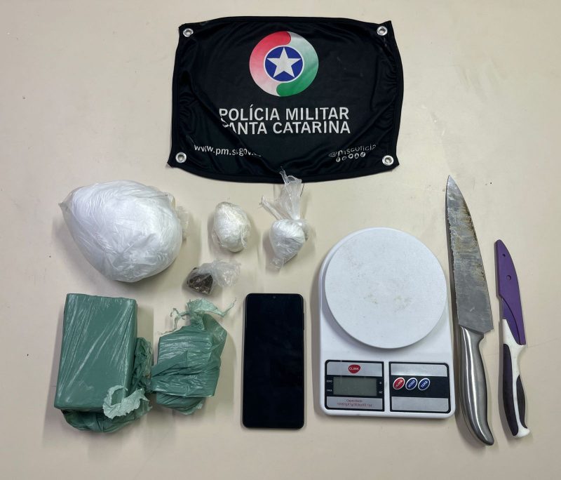 Cocaína e maconha estavam na residência do suspeito