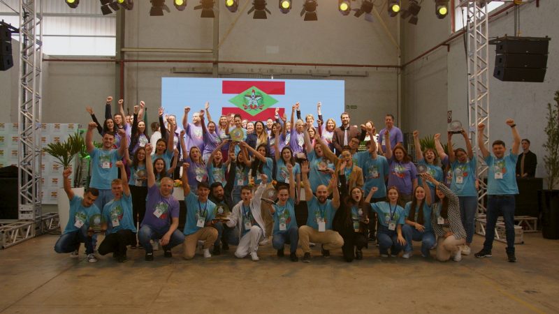 La XV Feria Estatal de Ciencia y Tecnología reunió a cientos de estudiantes y profesores en Joinville –  Foto: Divulgación/Educa SC