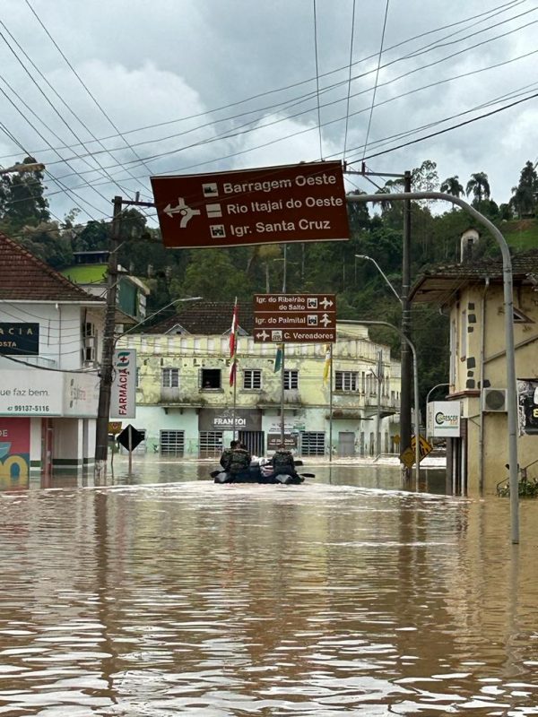 Imagens feitas nesta ter&ccedil;a-feira (10) mostram Tai&oacute; embaixo d’&aacute;gua ap&oacute;s enchente – Foto: Estela Stange/Divulga&ccedil;&atilde;o/ND