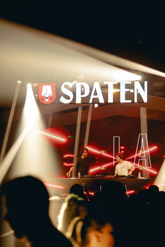 FOTOS: Famosos marcam presen&ccedil;a no camarote da 38&ordf; Oktoberfest Blumenau&nbsp; – Foto: Tomazzzoni/Divulga&ccedil;&atilde;o ND