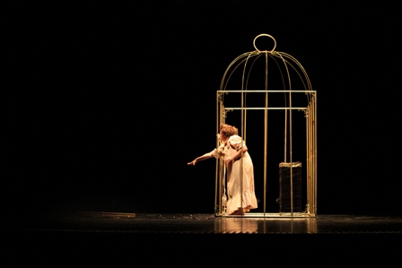 Espet&aacute;culo “Desajustada”, com Vanderleia Will, &eacute; a dica de teatro da agenda cultural para esta sexta – Foto: SubFX Arte e Tecnolog&iacute;a/Reprodu&ccedil;&atilde;o/ND