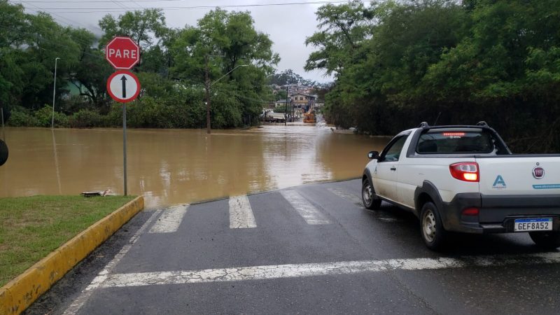 Ruas alagadas bloquearam o acesso de moradores de Rio do Sul no domingo – Foto: GM Rio do Sul/Divulga&ccedil;&atilde;o/ND