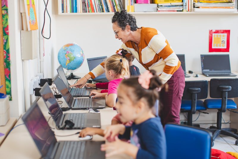 O trabalho com a tecnologia engloba diversas manifestações culturais; o podcast musical é apenas um exemplo do que é feito na unidade