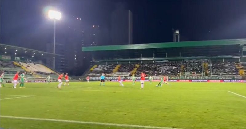 Jogador da Chapecoense chuta de muito longe e faz belo gol contra o Tombense