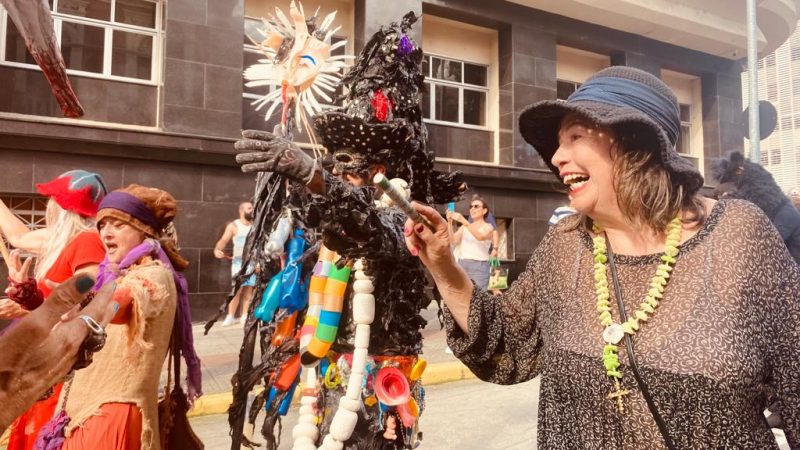 Cortejo do Grande Baile M&iacute;stico, que celebra o legado folcl&oacute;rico e fant&aacute;stico de Florian&oacute;polis, tomou as ruas do Centro no &uacute;ltimo domingo de outubro – Foto: Marcos Esp&iacute;ndola/ND
