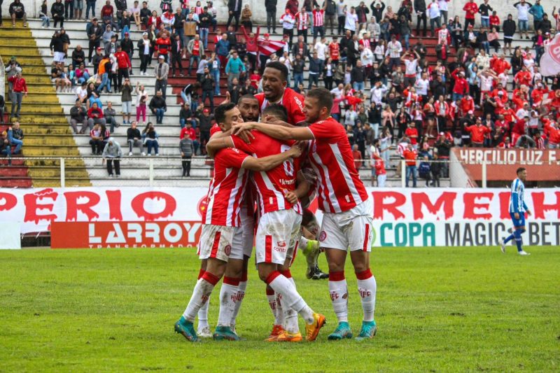 De olho na liderança, Hercílio Luz recebe o Barra em casa pela Copa SC