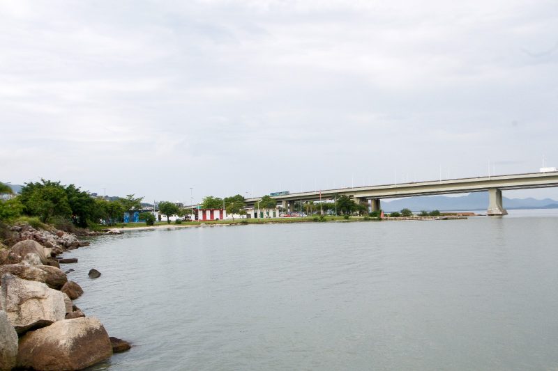 Parque Náutico Walter Lange está localizado abaixo das pontes de acesso e saída da parte insular de Florianópolis  - Foto: Leo Munhoz/ND